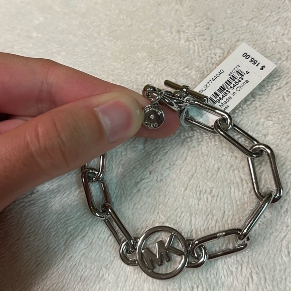 NEW Michael Kors link bracelet. Silver tone. Adjustable two sizes. - Picture 5 of 13